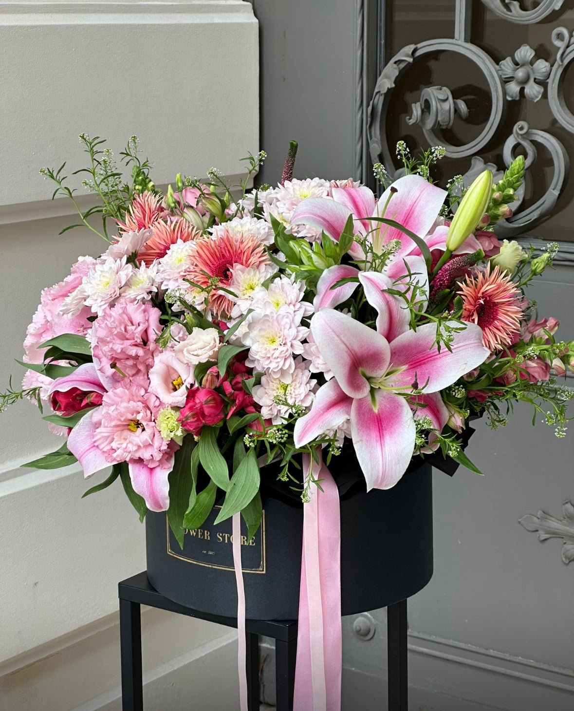 Jak zamawiać kwiaty do biura na fakturę w Warszawie? - Flower Store