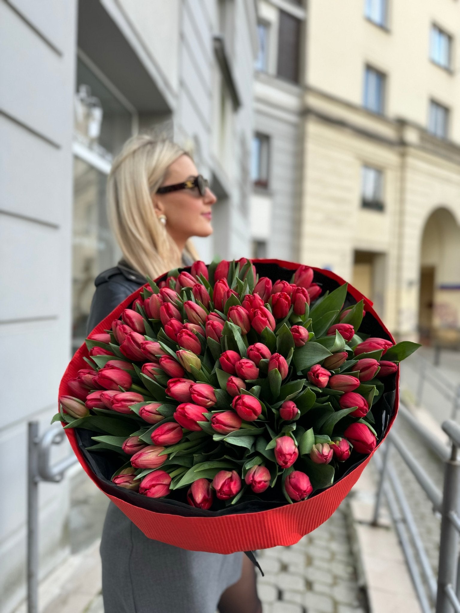 Bukiet Czerwonych Tulipanów - kwiaty Flower Store Warszawa