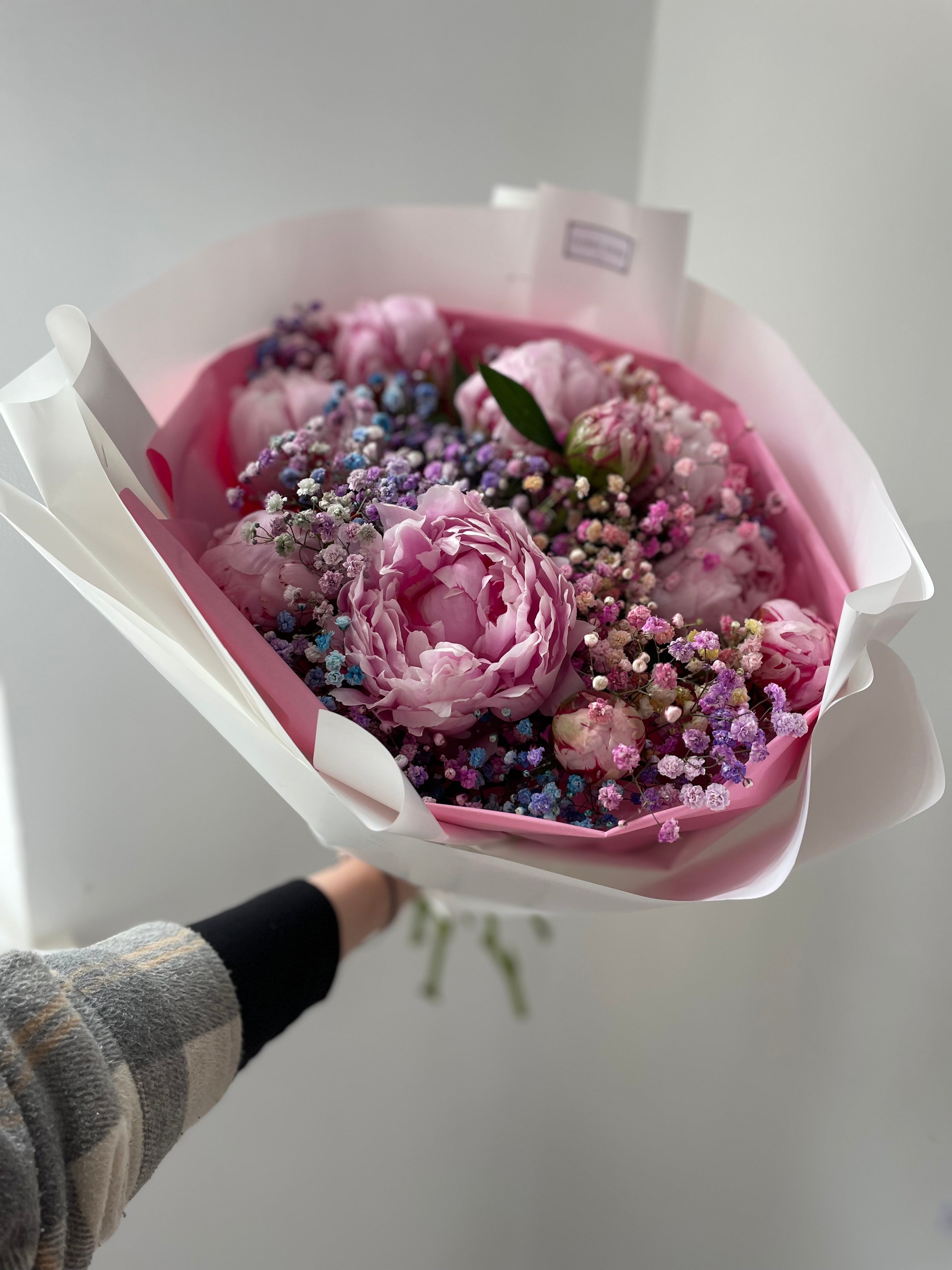 Bukiet Peonie dla kochanej Mamy i kolorowa gipsówka