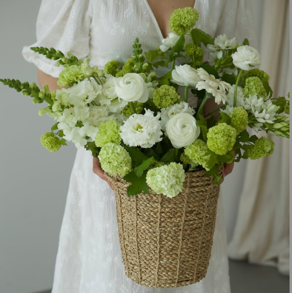 Kosz kwiatów Słodka Narracja - kwiaty Flower Store Warszawa