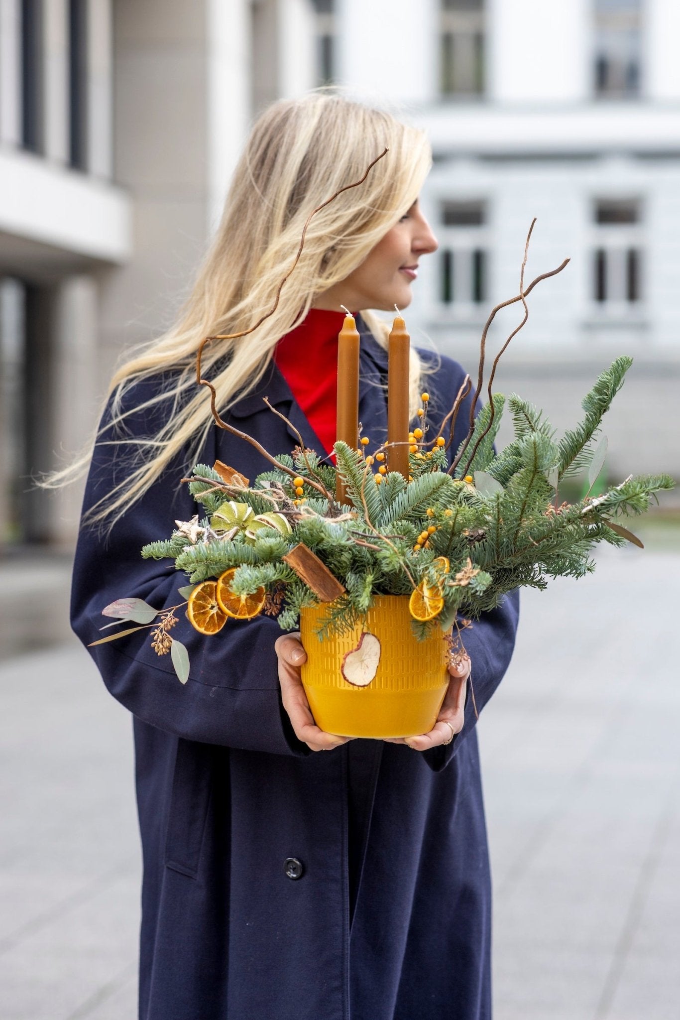 Stroik Świąteczny - Ciepło Pomarańczowej Gwiazdki - kwiaty Flower Store Warszawa