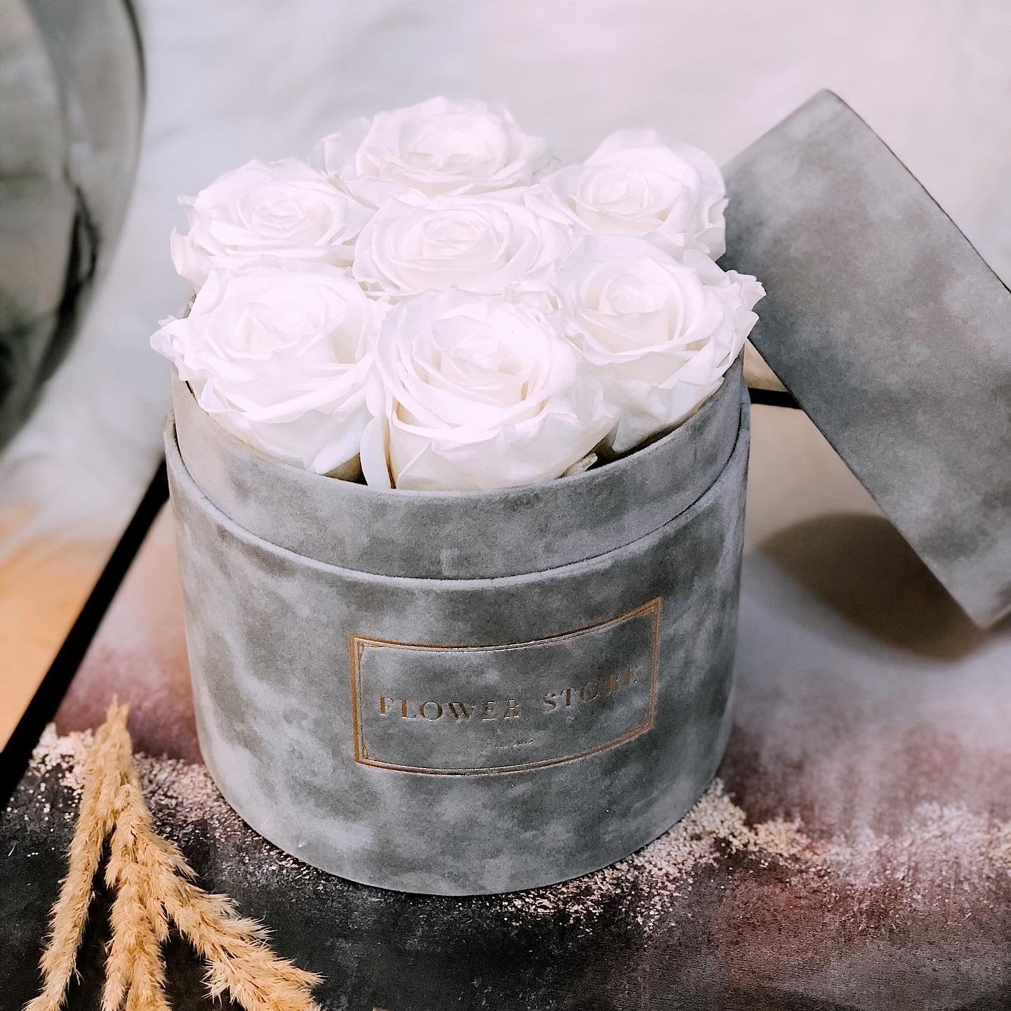 Wieczne róże flowerbox flokowany - kilka kolorów