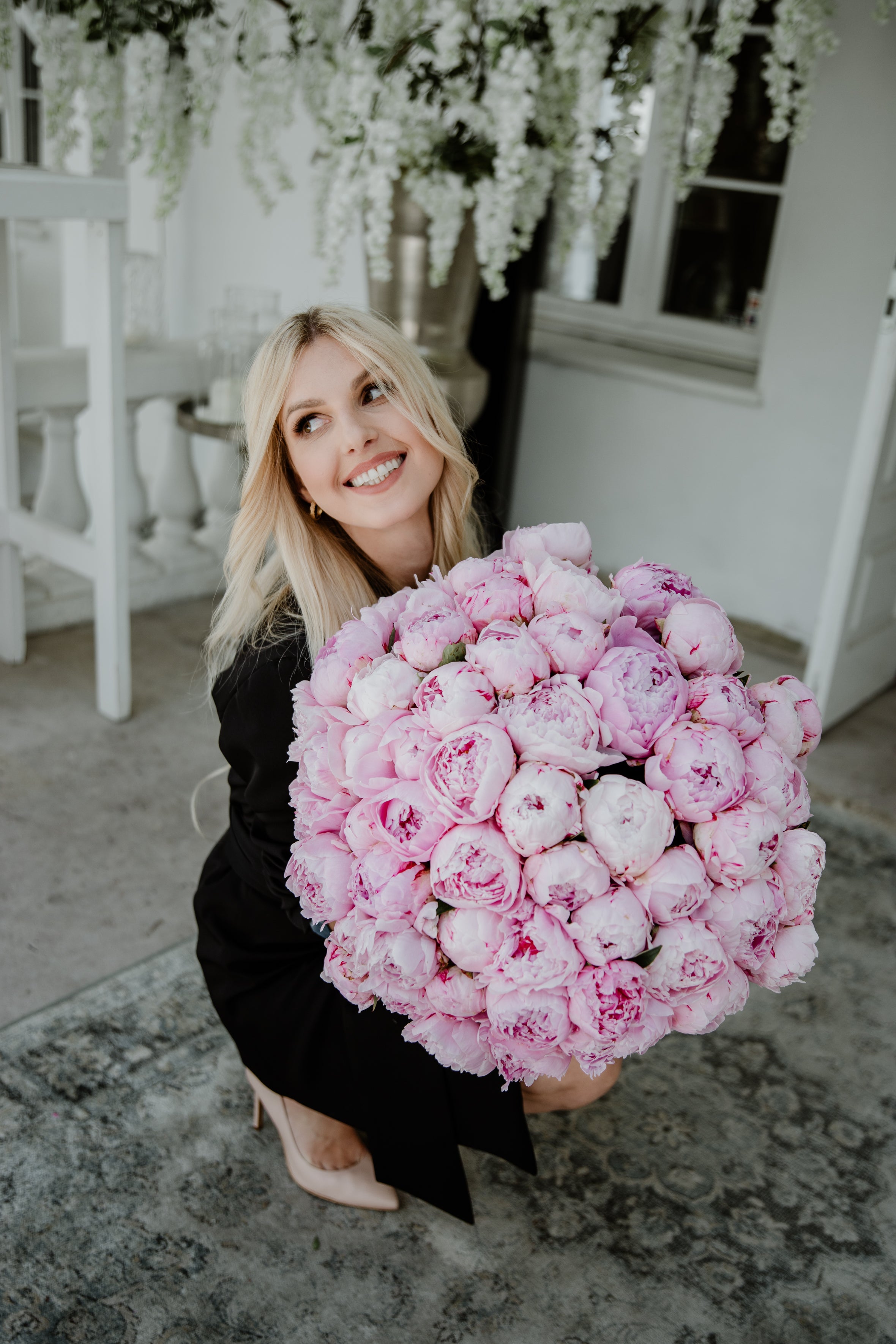 Bukiet piwonie różowe kwiaty żywe z dostawą