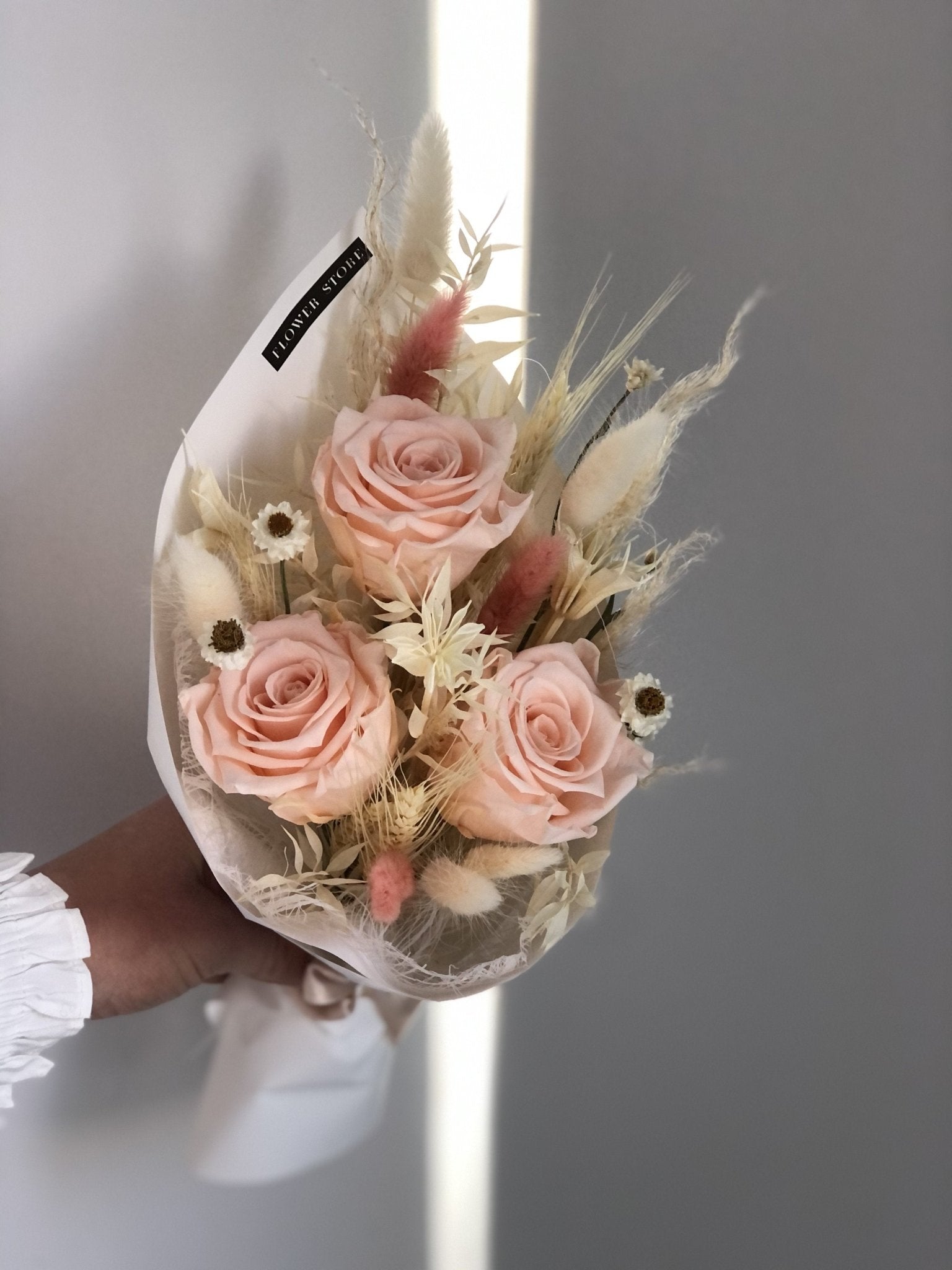 Bukiecik na dzień kobiet „Medium porcelain pink” - kwiaty Flower Store Warszawa