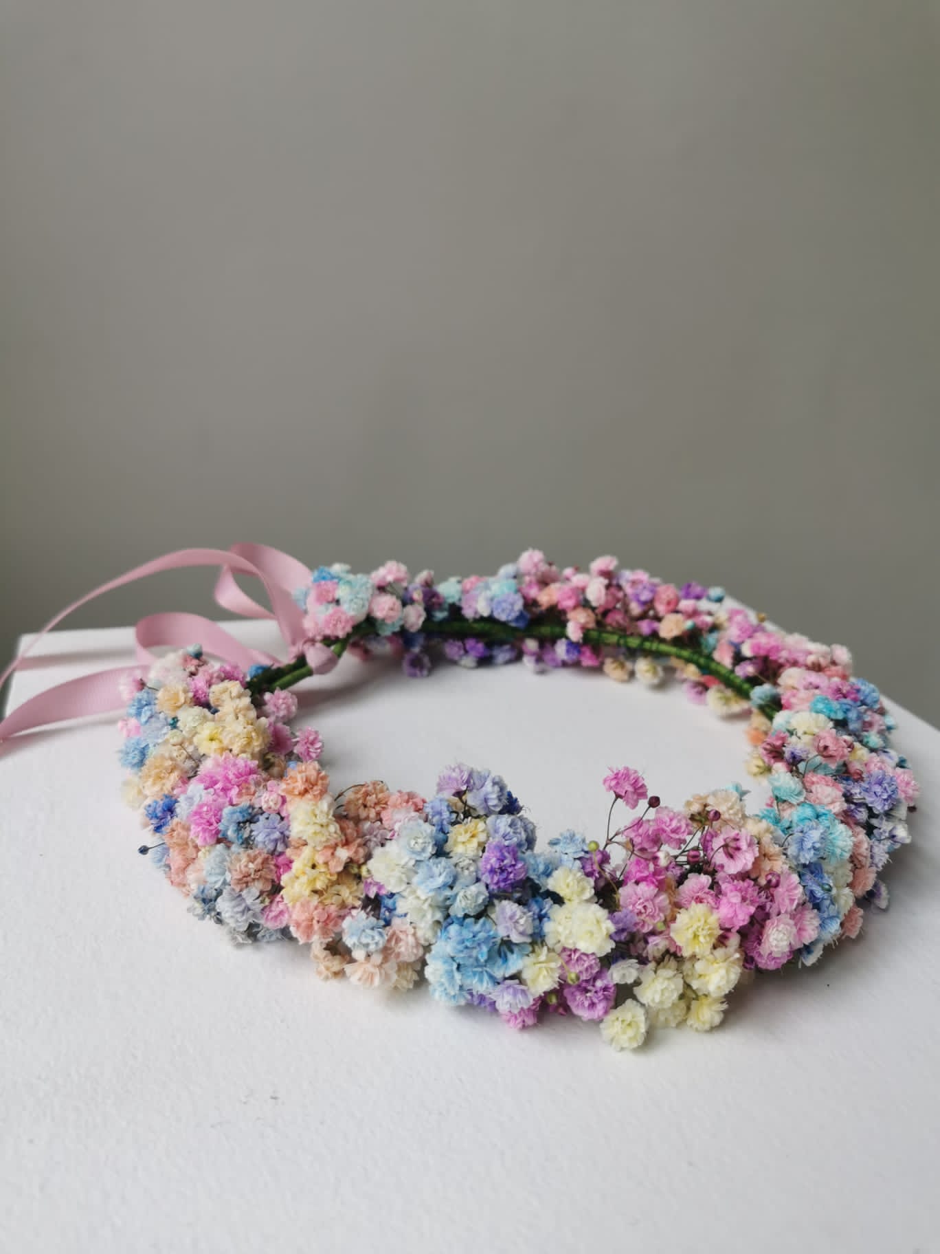 Kolorowa gipsówka wianek na głowę - kwiaty żywe