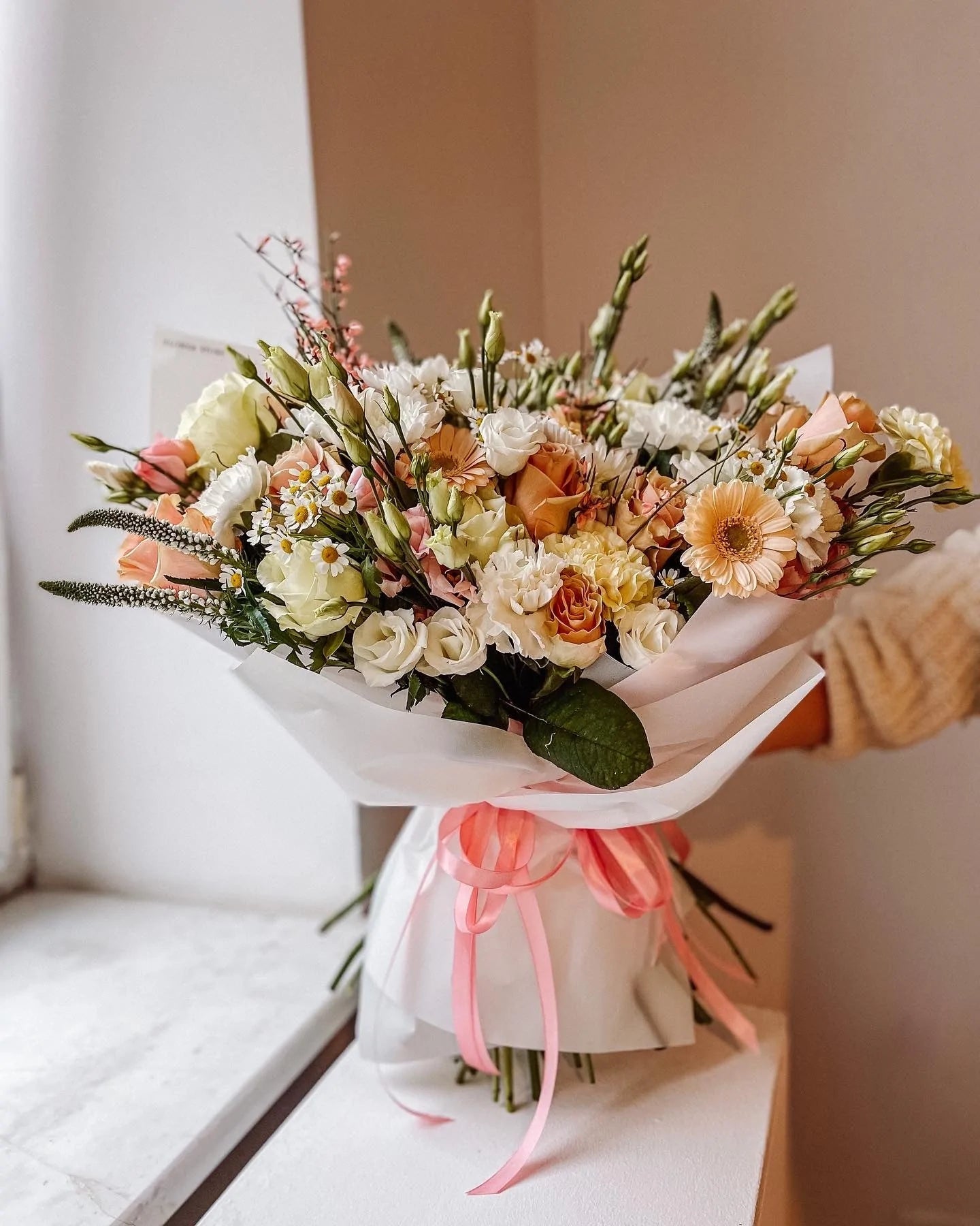 Urodzinowy bukiet - wiosenna kompozycja - kwiaty Flower Store Warszawa