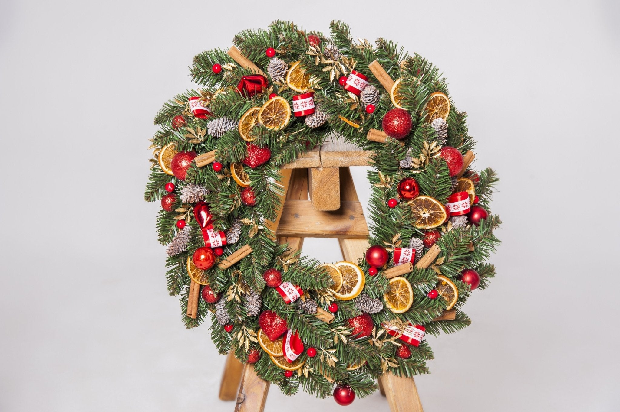 Wianek świąteczny z czerwienią Christmas Duży - kwiaty Flower Store Warszawa