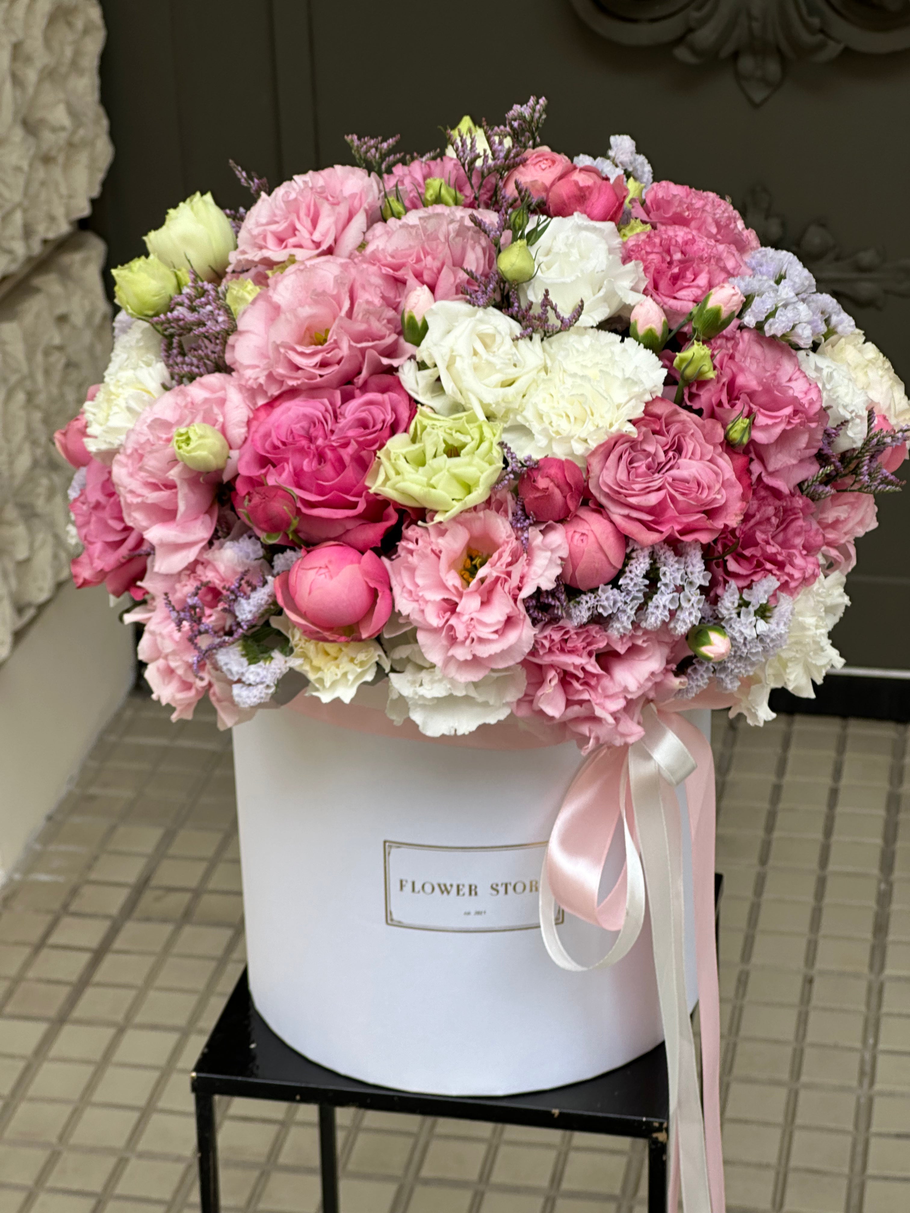 🌺 Kwiaty w popkulturze – od filmów, przez modę, po tatuaże inspirowane roślinami