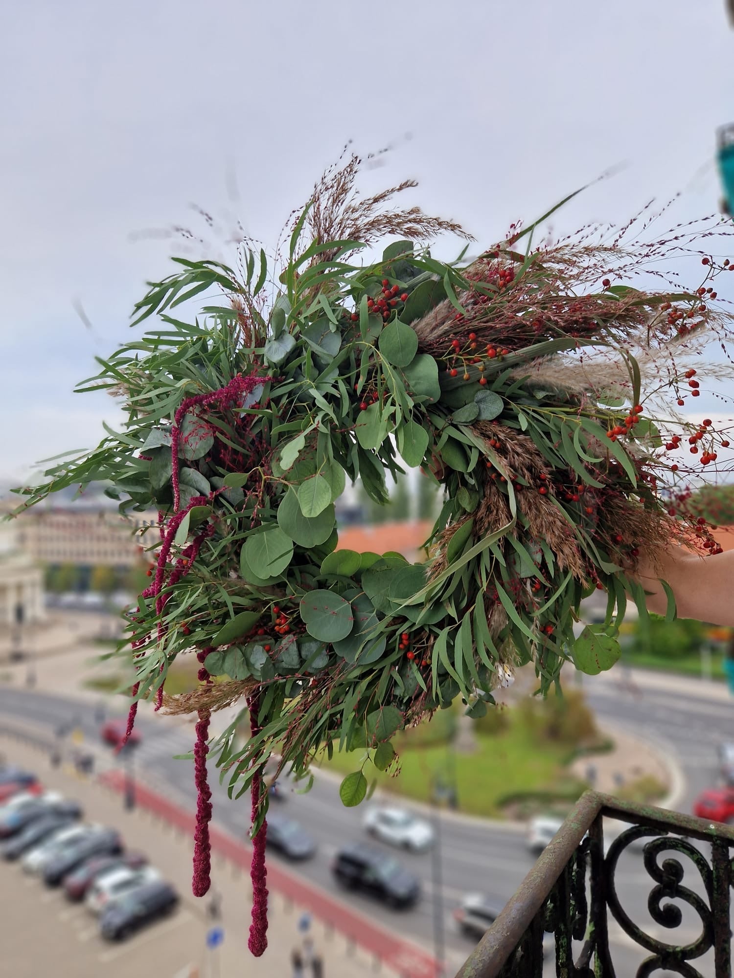 Wianek na drzwi - eukaliptusowa jesień - kwiaty Flower Store Warszawa