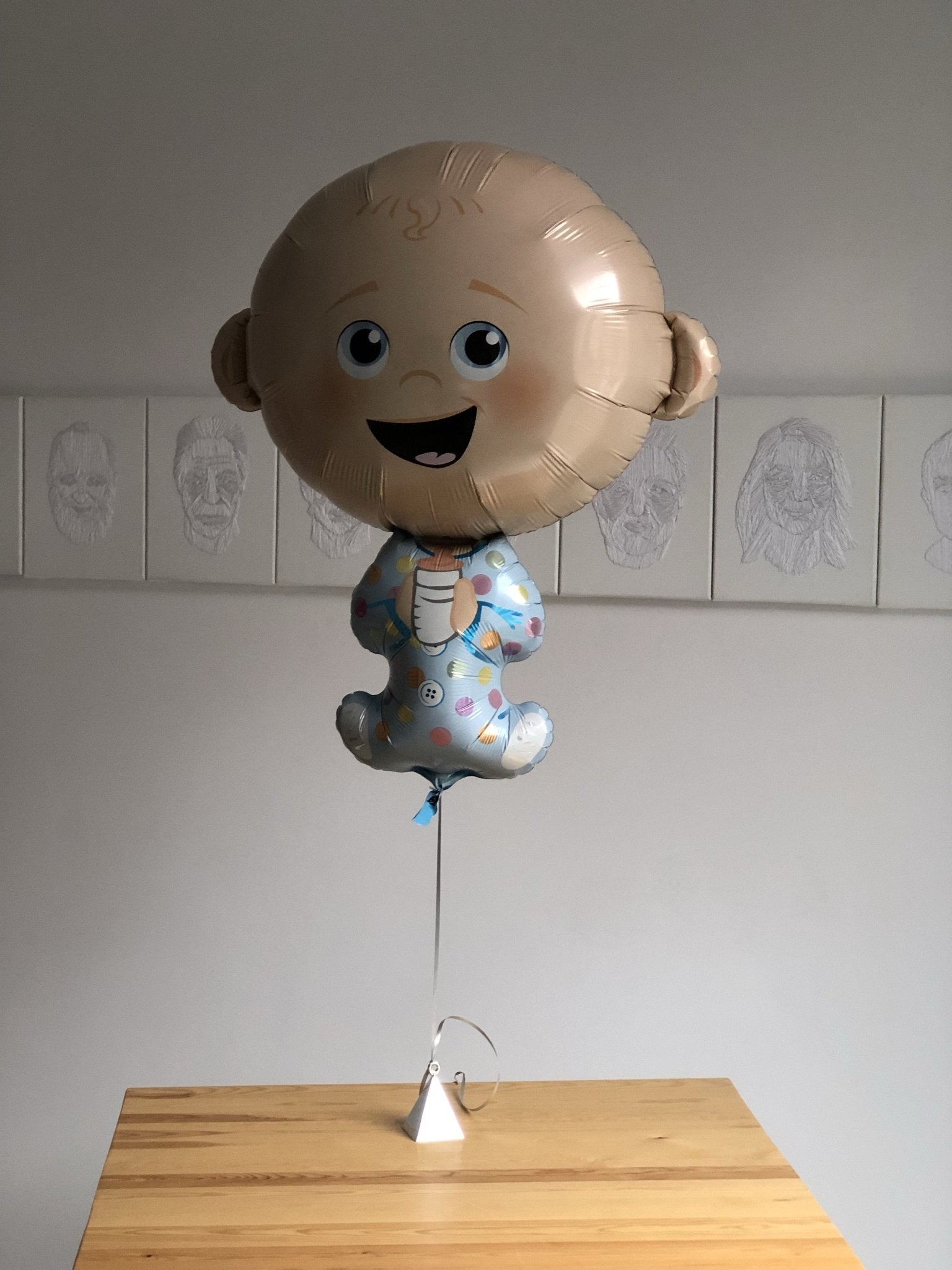 Balon z helem BOY - kwiaty Flower Store Warszawa