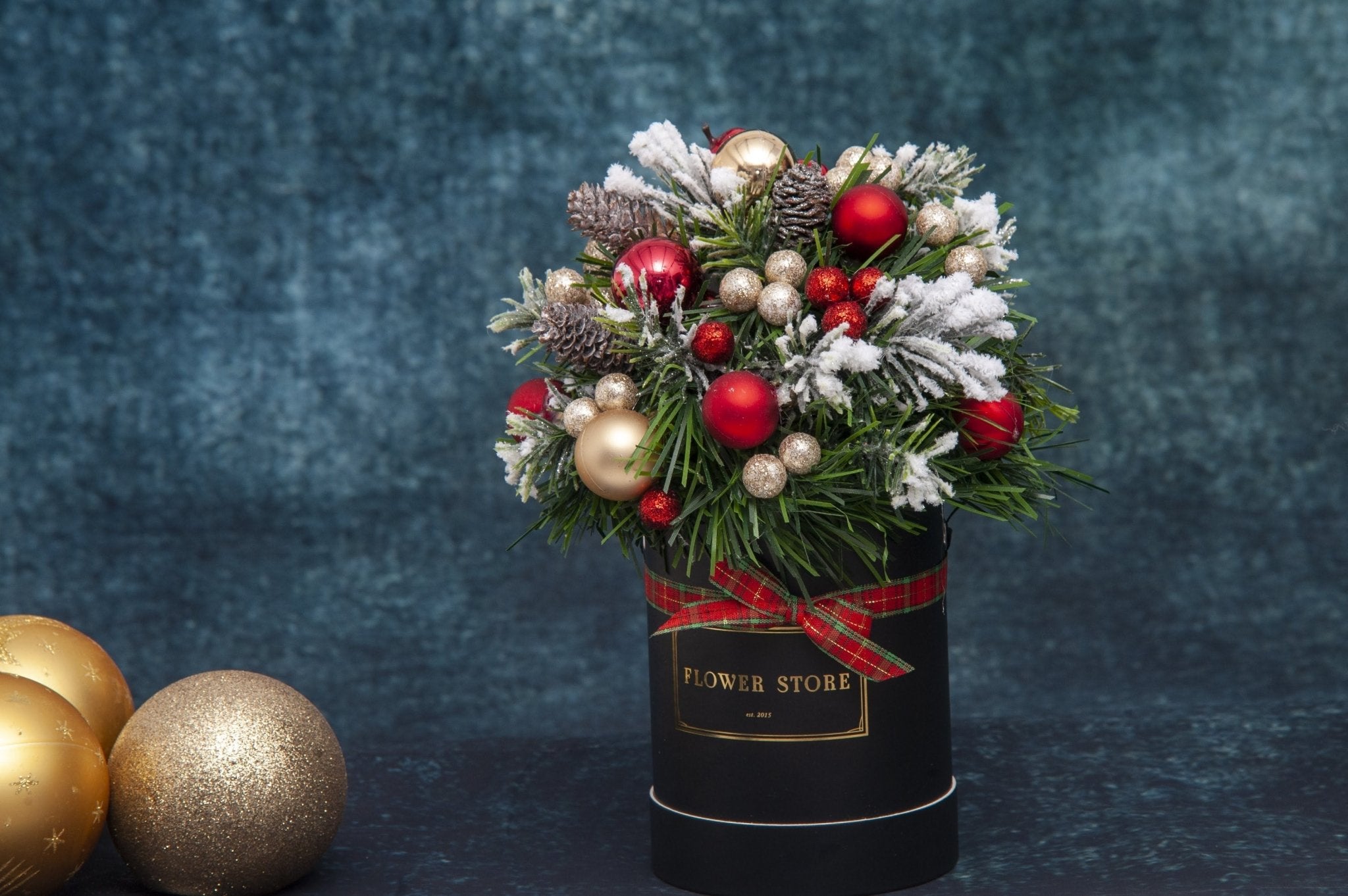 Mały świąteczny box - czarne pudełko - kwiaty Flower Store Warszawa