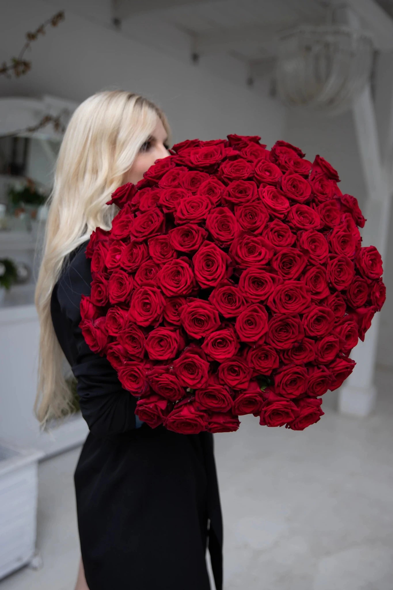 Ogromny urodzinowy Bukiet 101 róż - kwiaty Flower Store Warszawa