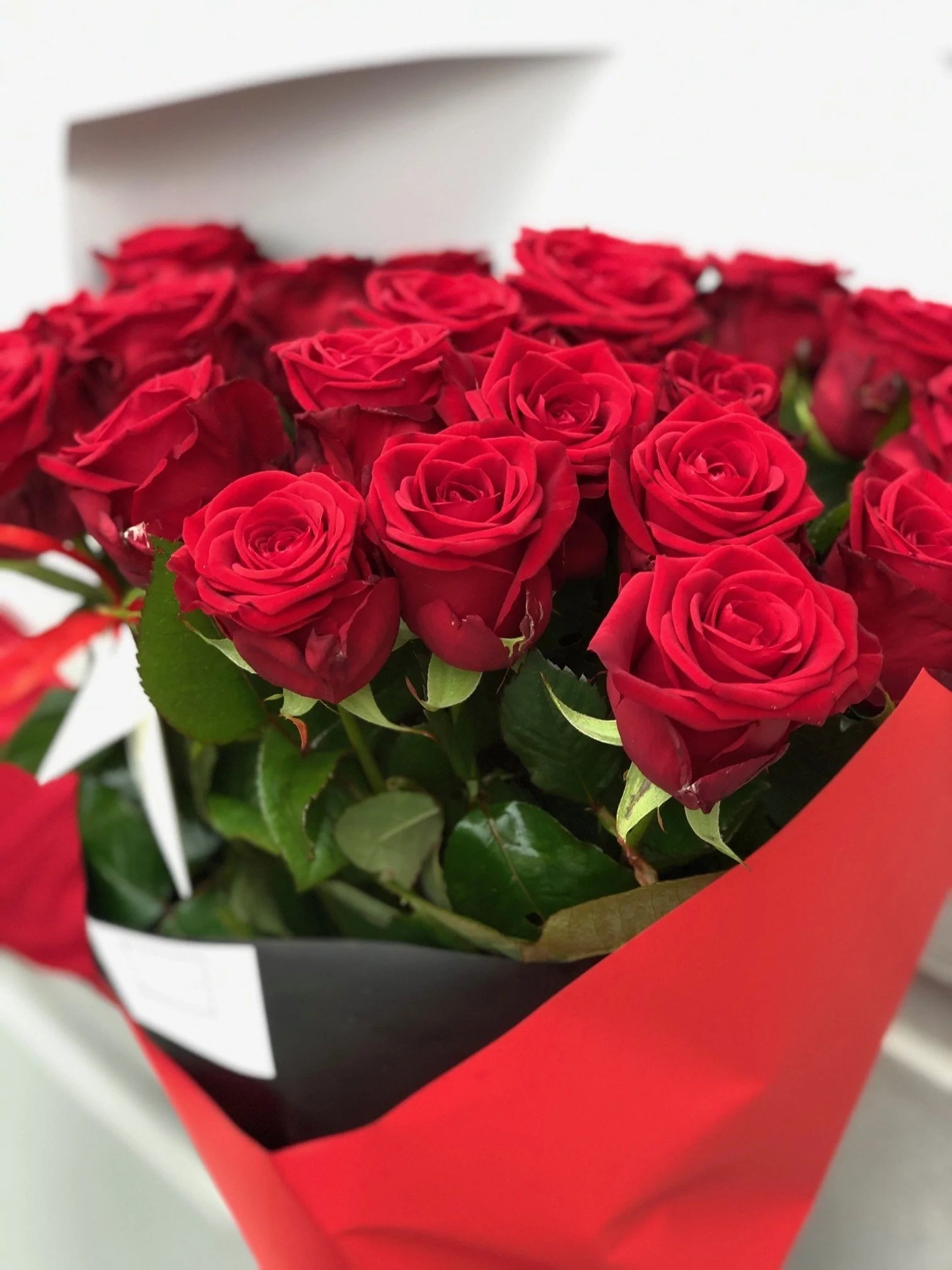 Walentynkowy Bukiet czerwonych róż - kwiaty Flower Store Warszawa